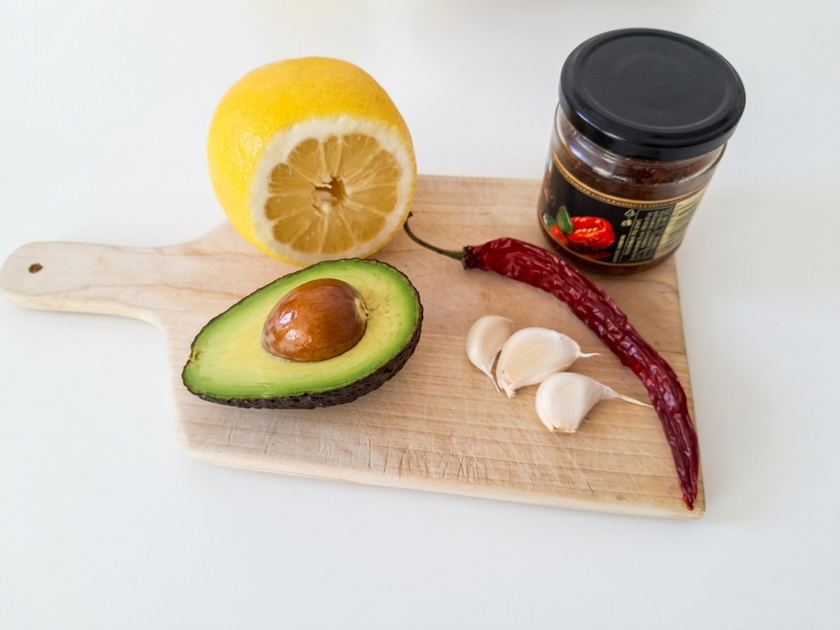 Guacamole so sušenými paradajkami - 1